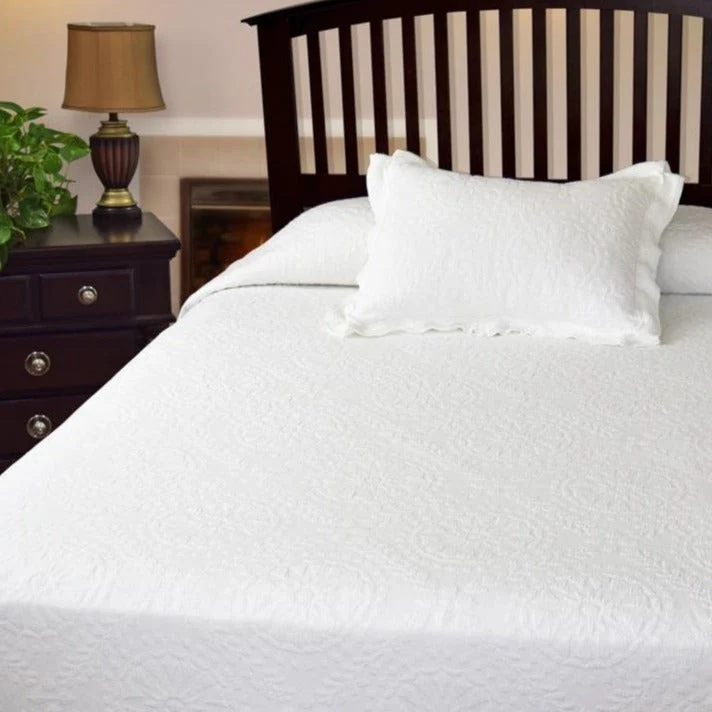 Americana Cotton Matelasse Coverlet - Image 5