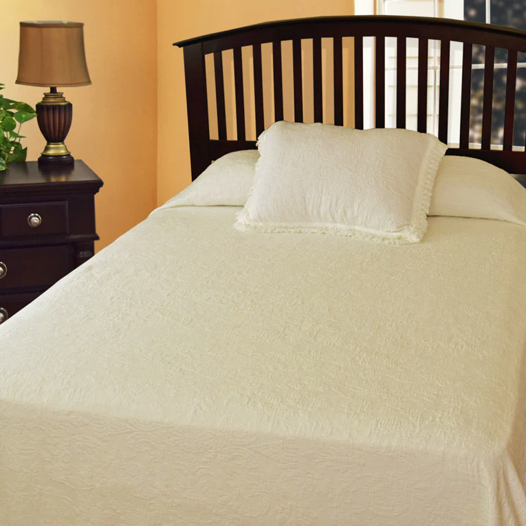 Lisa's Choice Cotton Matelasse Coverlet - Image 4