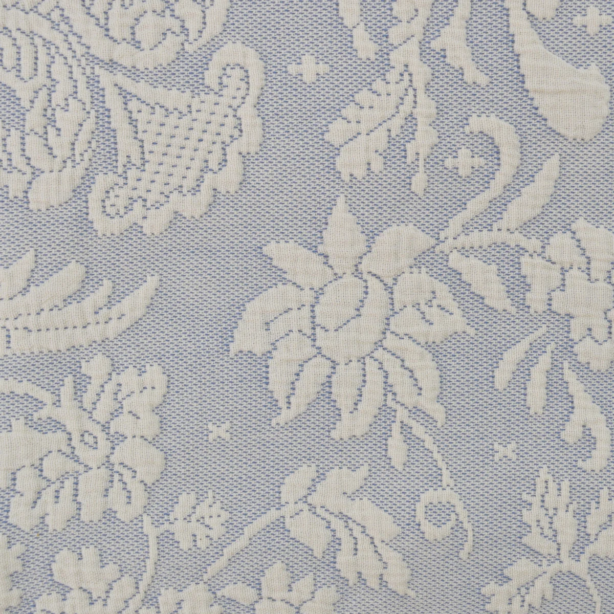 Lisa's Choice Matelasse Cotton Throw - Image 4