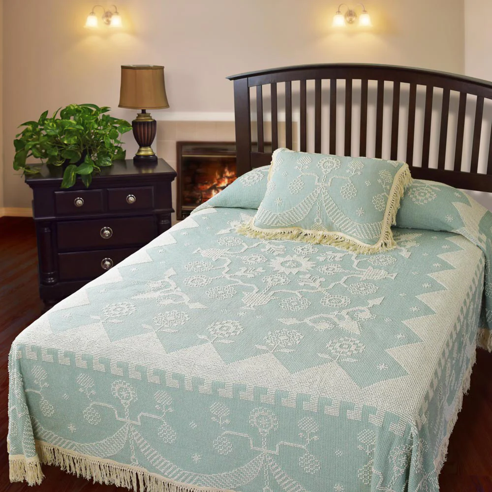 Martha Washington's Choice Bedspread - Image 3