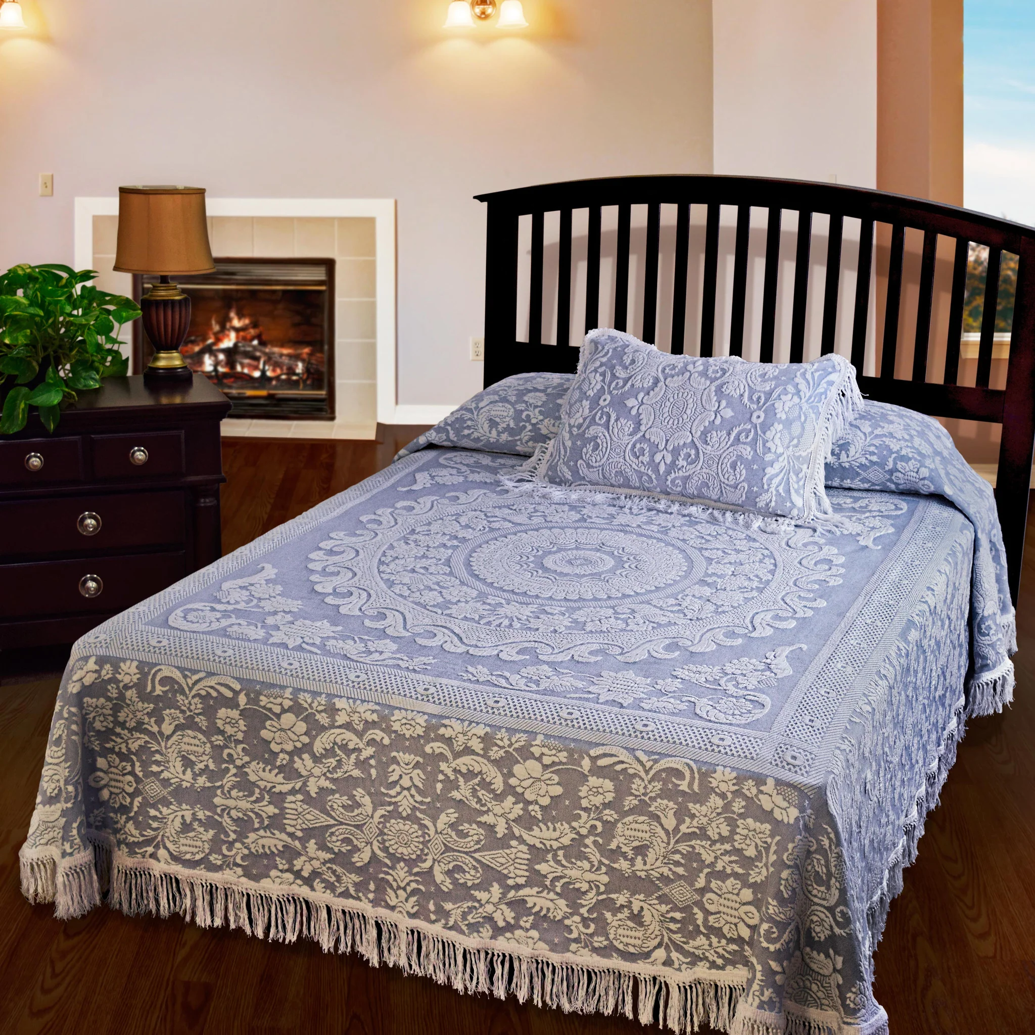 Queen Elizabeth Matelasse Bedspread - Image 4